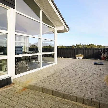 4 Star Holiday In Holiday home