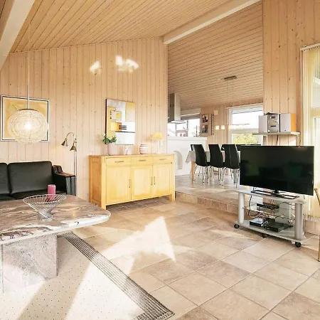 4 Star Holiday In Holiday home *